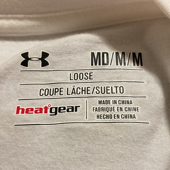 Medium loose fit (used) short sleeve under Armour t shirt - Picture 5 of 8
